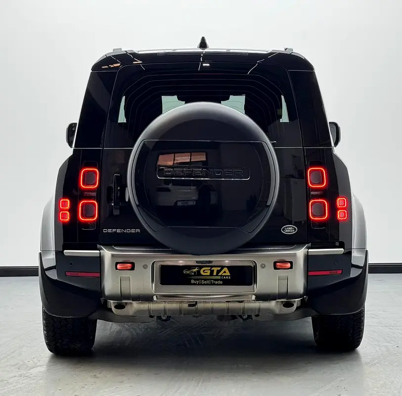 2022 Land Rover Defender 90 X P400, 2027 Land Rover Warranty, Land Rover Service History, GCC - Image 5