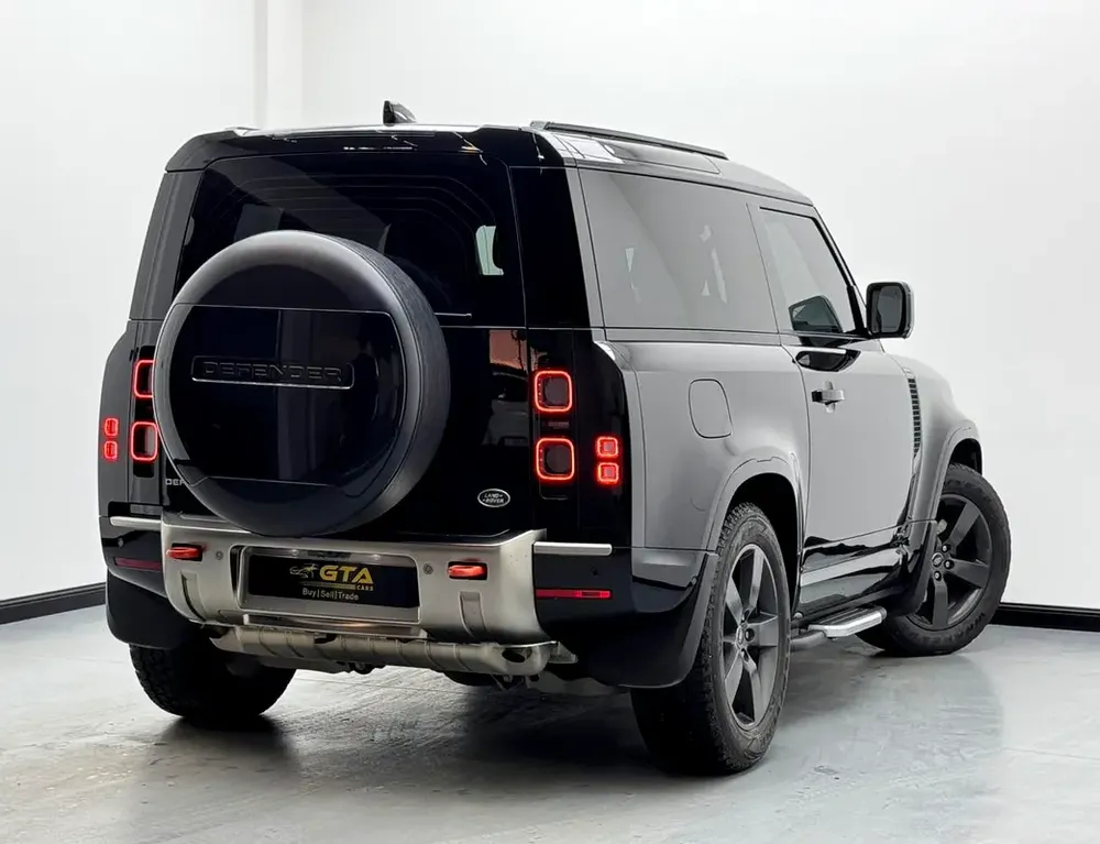 2022 Land Rover Defender 90 X P400, 2027 Land Rover Warranty, Land Rover Service History, GCC - Image 6