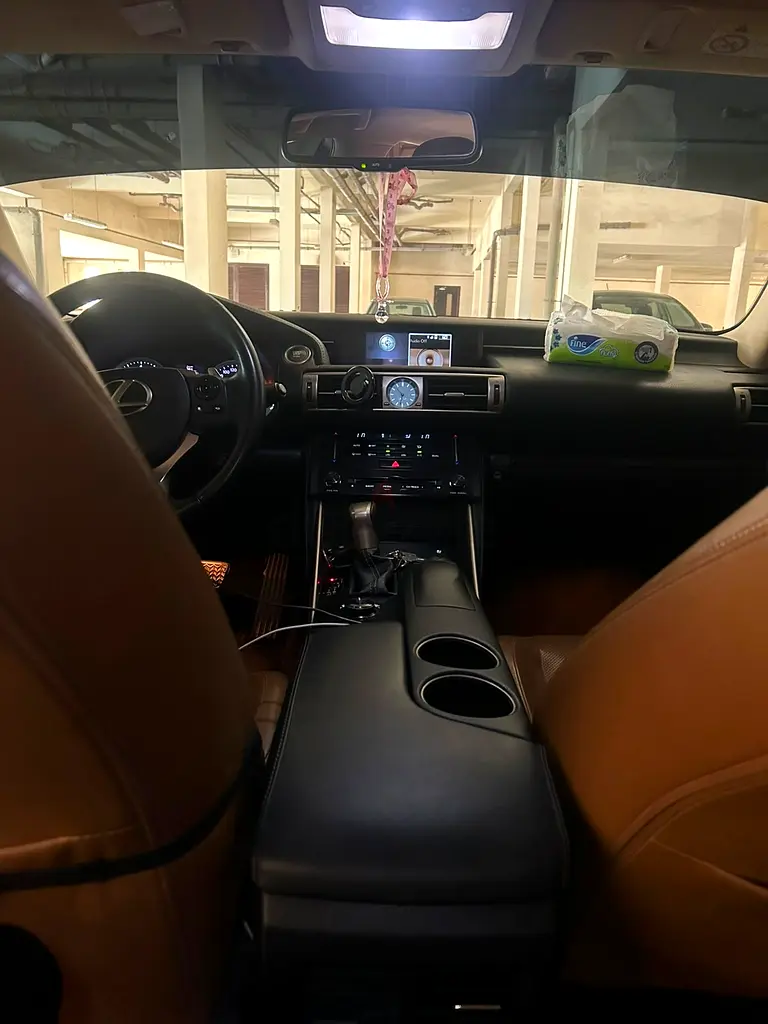 Lexus IS 250 2014 GCC Specs - Well Maintained - Image 6