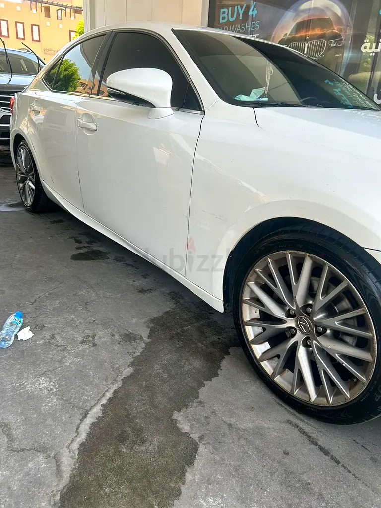 Lexus IS 250 2014 GCC Specs - Well Maintained - Image 8