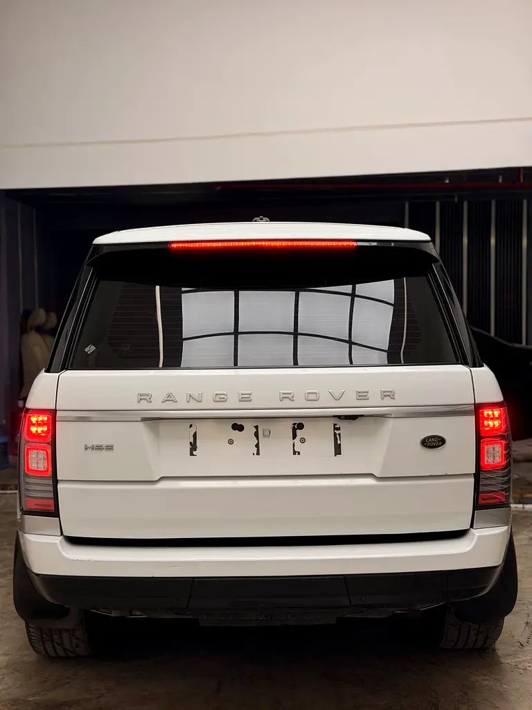 Land Rover Range Rover HSE 2016 - GCC Specs - Image 16