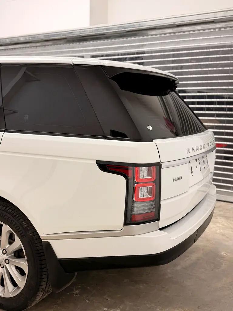 Land Rover Range Rover HSE 2016 - GCC Specs - Image 9