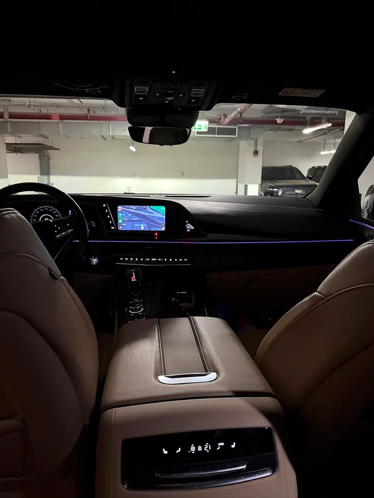 2021 Cadillac Escalade Premium Luxury | GCC Specs | Pristine Condition - Image 6