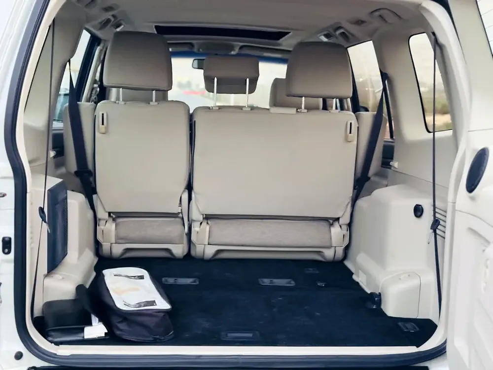 Mitsubishi Pajaro // Gcc space // Top option // Model 2014//  Good conditions - Image 11