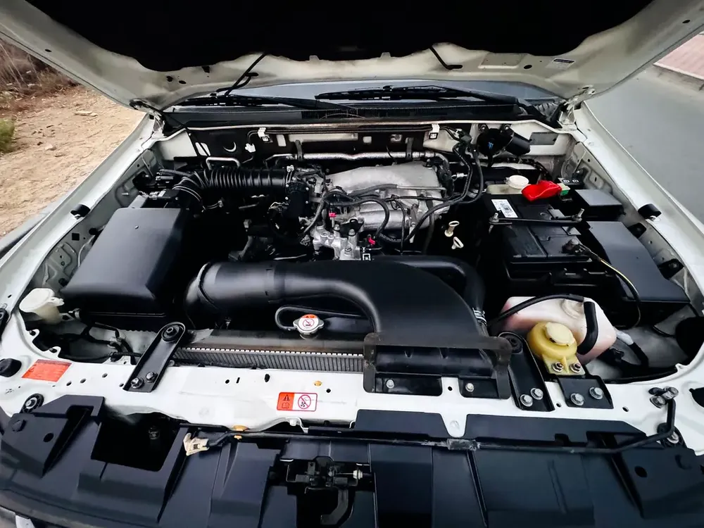 Mitsubishi Pajaro // Gcc space // Top option // Model 2014//  Good conditions - Image 13