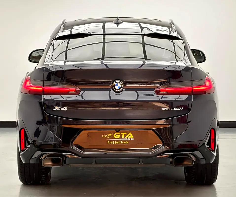 2024 BMW X4 xDrive30i M-Sport, Oct/2028 BMW Warranty + Service Contract, Full Service History, GCC - Image 5