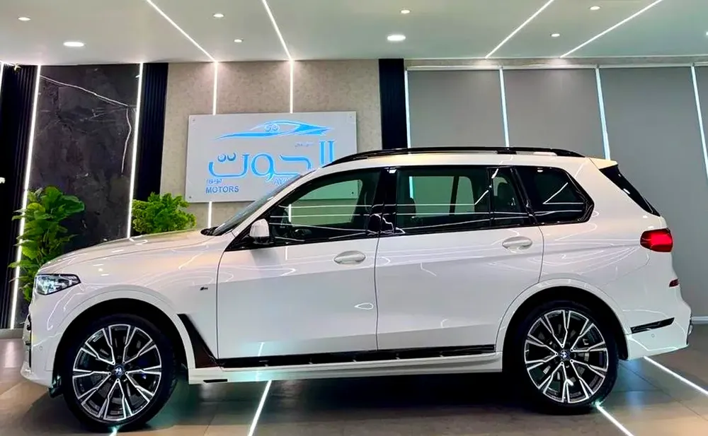 AMAZING BMW X7 || 7 SEATS || RADAR || TOP RANGE || ACCIDENT FREE || GCC - Image 11