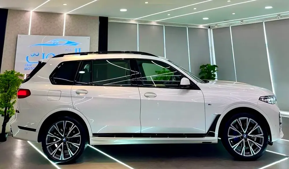 AMAZING BMW X7 || 7 SEATS || RADAR || TOP RANGE || ACCIDENT FREE || GCC - Image 12