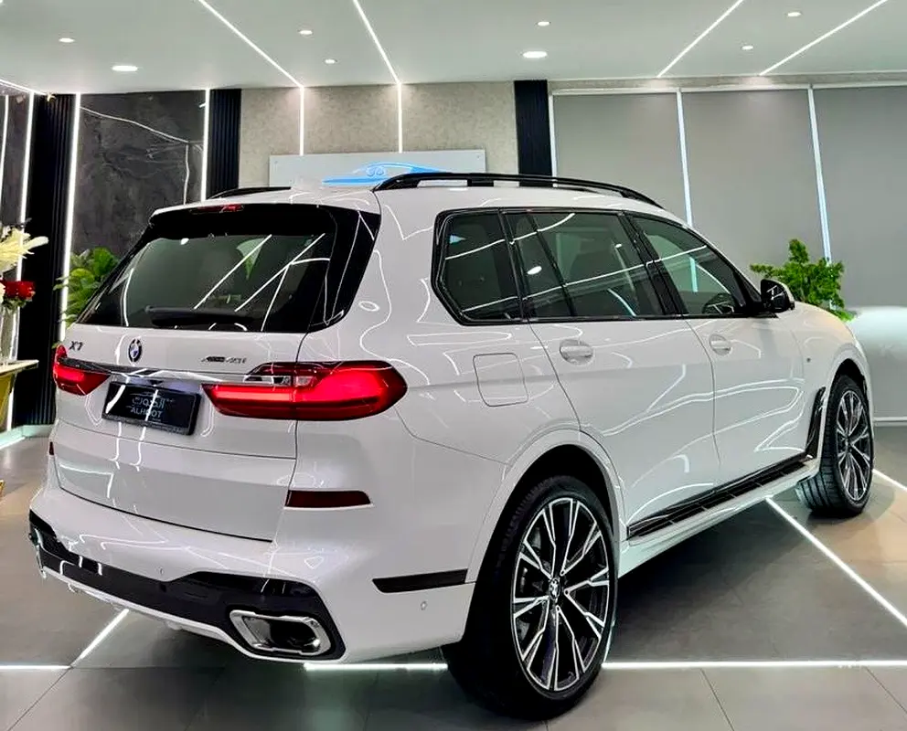 AMAZING BMW X7 || 7 SEATS || RADAR || TOP RANGE || ACCIDENT FREE || GCC - Image 5