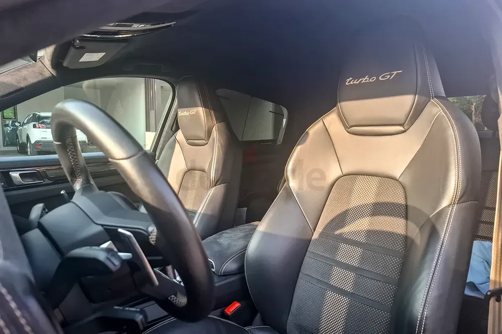 AED 8053/month | 2022 Porsche Cayenne Turbo GT | GCC Specs | Ref#380764 - Image 11