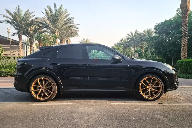 AED 8053/month | 2022 Porsche Cayenne Turbo GT | GCC Specs | Ref#380764 - Image 4