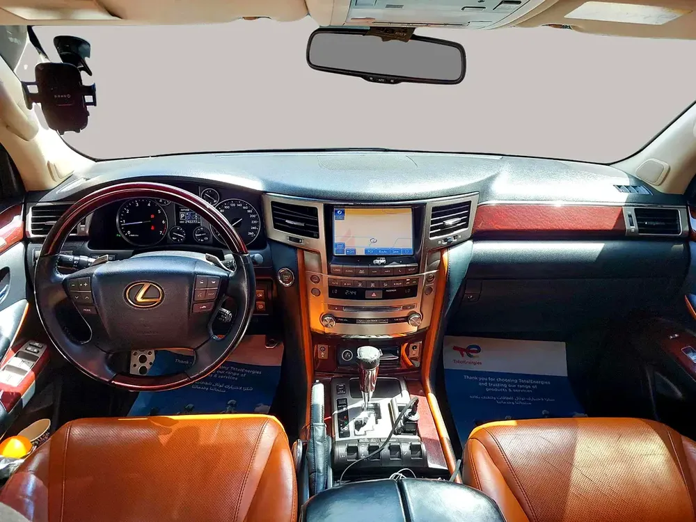 Inspected Car | 2014 Lexus LX-Series LX 570 Platinum | GCC Specs | Ref#470746 - Image 9