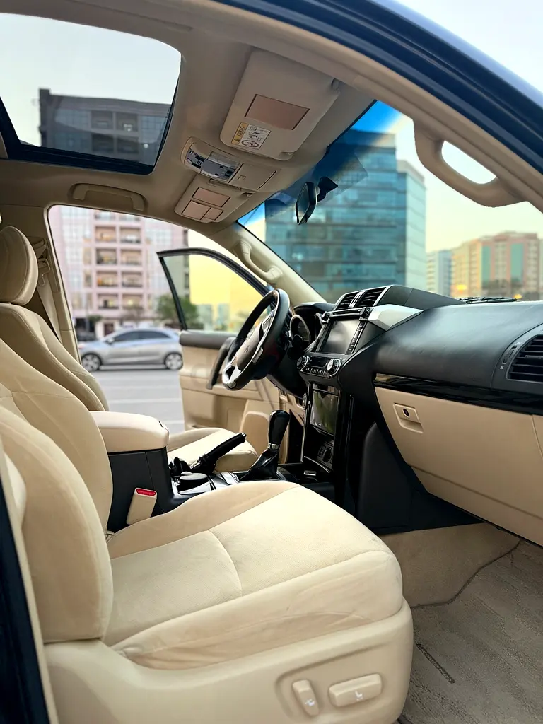 Toyota Prado GXR 2017, GCC Specs - Well Maintained - Image 7