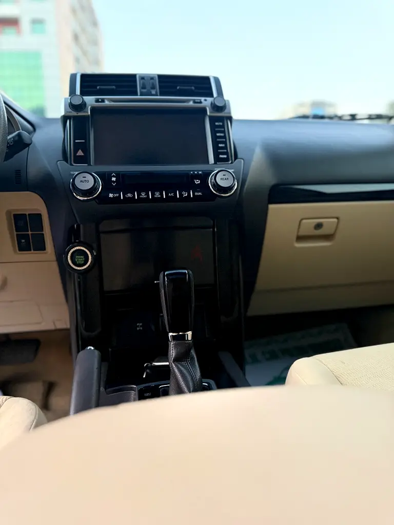 Toyota Prado GXR 2017, GCC Specs - Well Maintained - Image 8