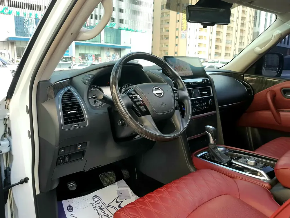 ALMOST NEW NISSAN PATROL 4.0L 2023 PLATINUM V6 GCC SPEC RADAR 6 CAMERAS NAVI SUNROOF LEATHER SEATS - Image 10
