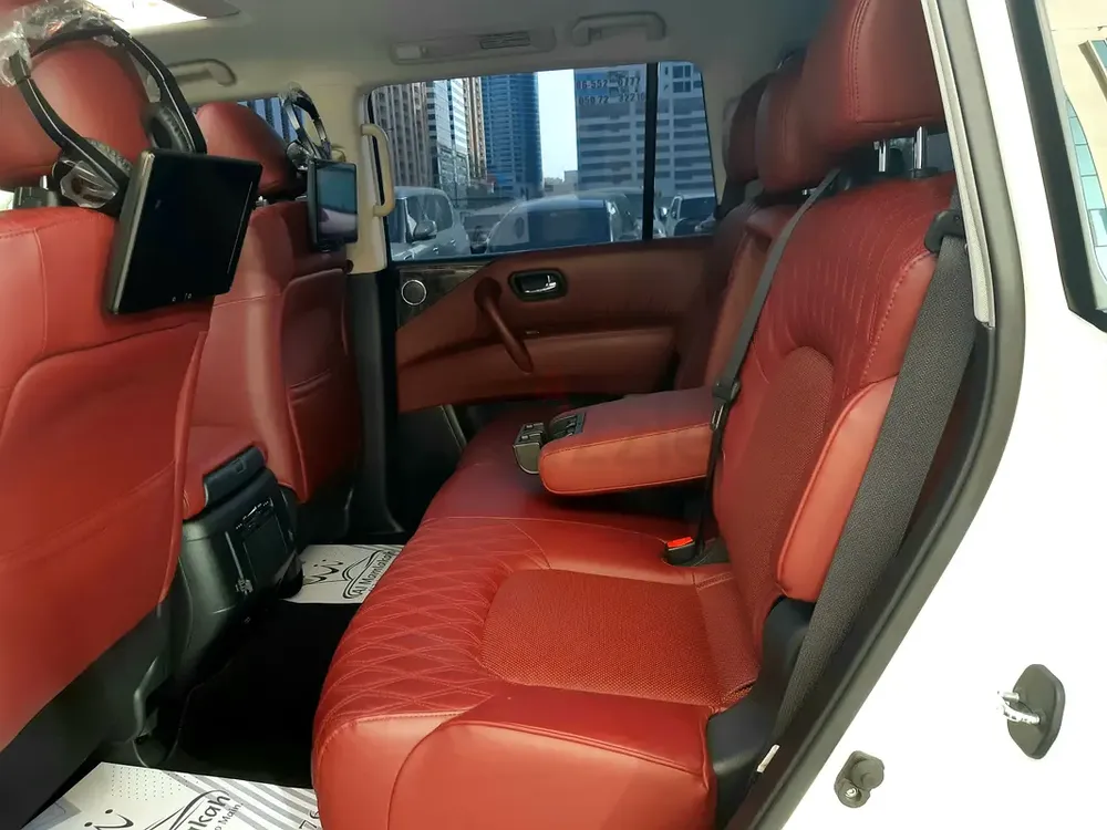 ALMOST NEW NISSAN PATROL 4.0L 2023 PLATINUM V6 GCC SPEC RADAR 6 CAMERAS NAVI SUNROOF LEATHER SEATS - Image 14