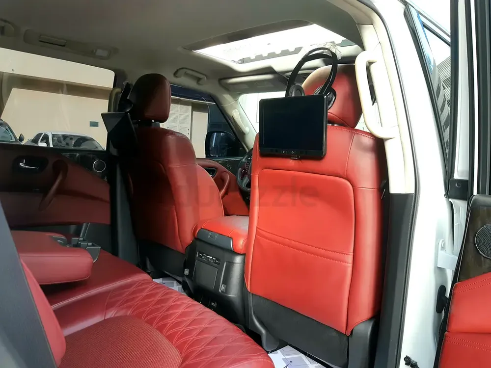 ALMOST NEW NISSAN PATROL 4.0L 2023 PLATINUM V6 GCC SPEC RADAR 6 CAMERAS NAVI SUNROOF LEATHER SEATS - Image 17