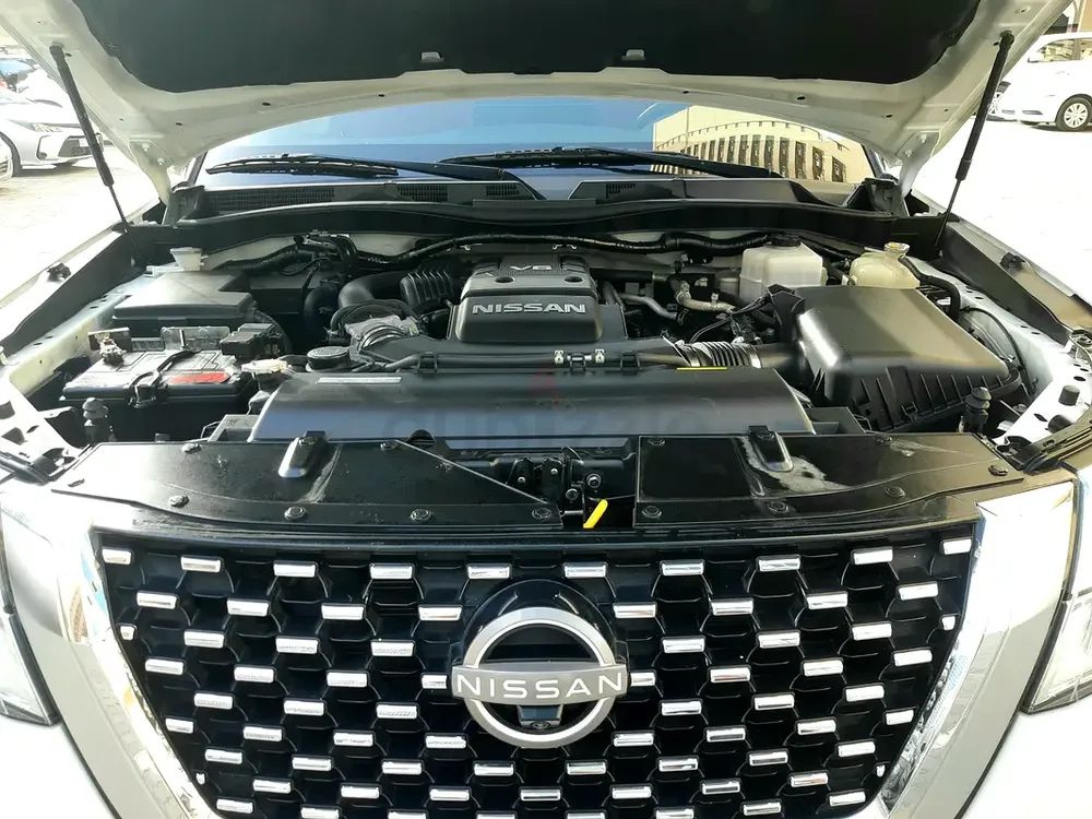 ALMOST NEW NISSAN PATROL 4.0L 2023 PLATINUM V6 GCC SPEC RADAR 6 CAMERAS NAVI SUNROOF LEATHER SEATS - Image 20