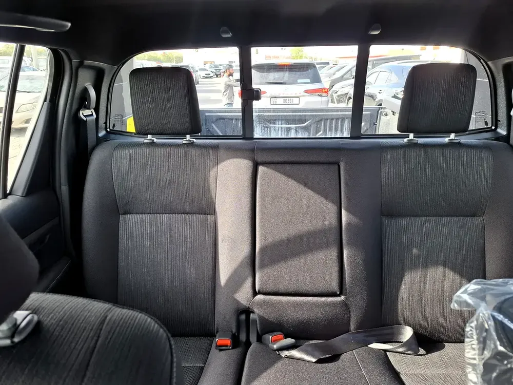 Toyota Hilux Adventure 4.0L 2026 AT DC Black Petrol - GCC Specs - Brand New! Export Only - Image 14