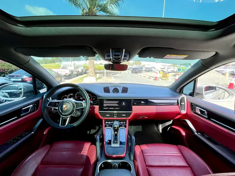 2023 Porsche Cayenne GCC - Chalk Grey |
Luxury SUV with Sporty DNA  Premium
Comfort - Image 12