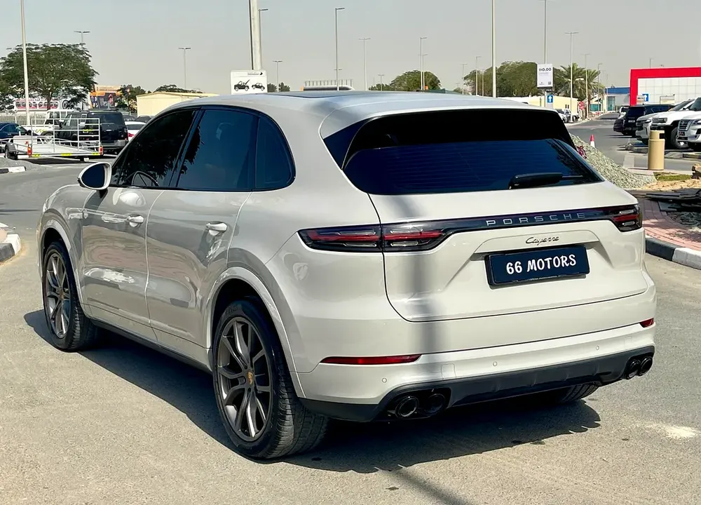 2023 Porsche Cayenne GCC - Chalk Grey |
Luxury SUV with Sporty DNA  Premium
Comfort - Image 5
