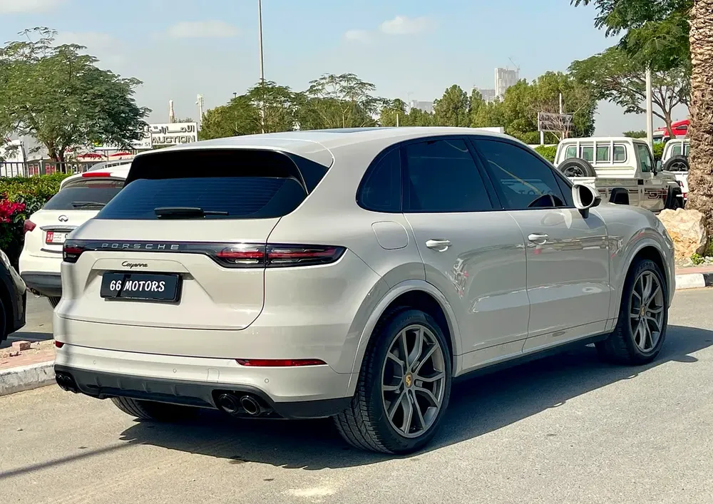 2023 Porsche Cayenne GCC - Chalk Grey |
Luxury SUV with Sporty DNA  Premium
Comfort - Image 6