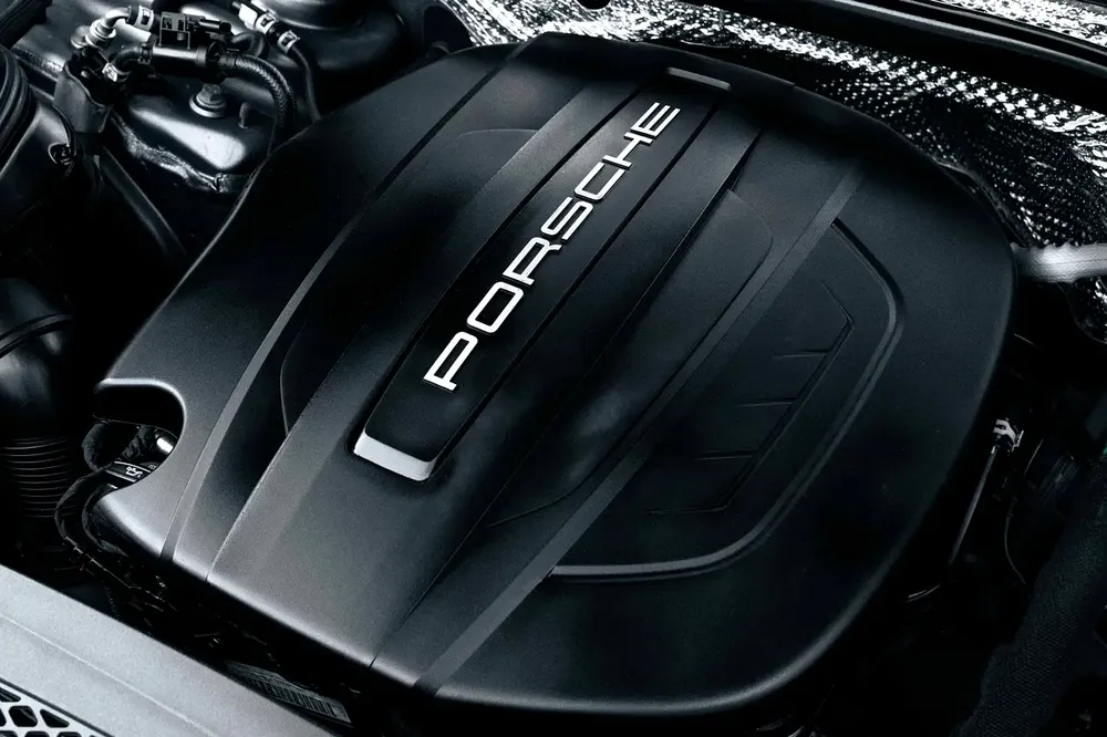 3,428 P.M |  Macan STD | 0% Downpayment | IMMACULATE MACAN | SAPPHIRE BLUE! - Image 14