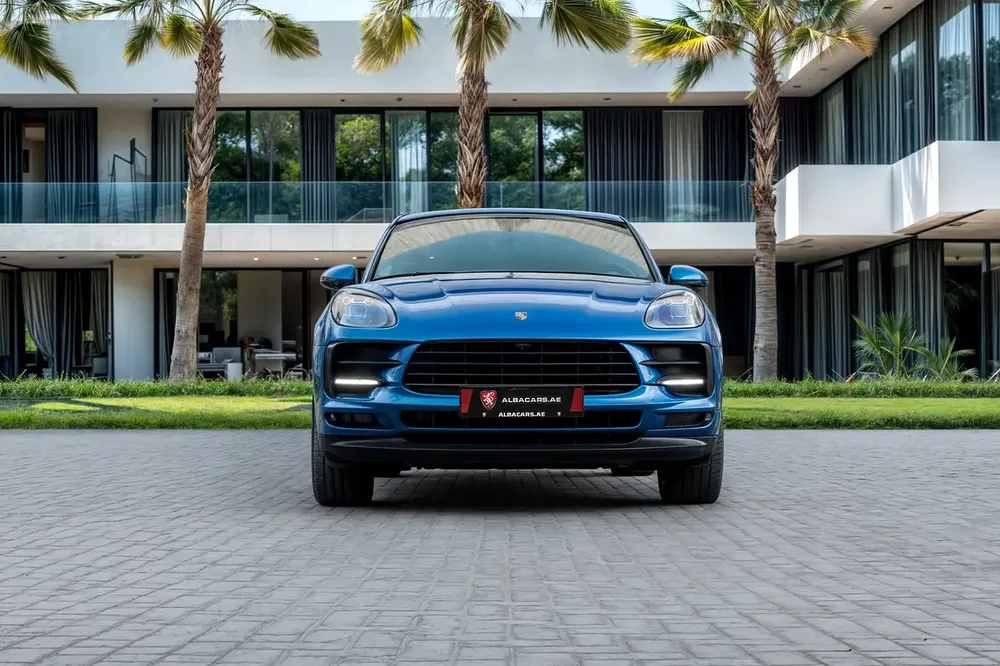 3,428 P.M |  Macan STD | 0% Downpayment | IMMACULATE MACAN | SAPPHIRE BLUE! - Image 4