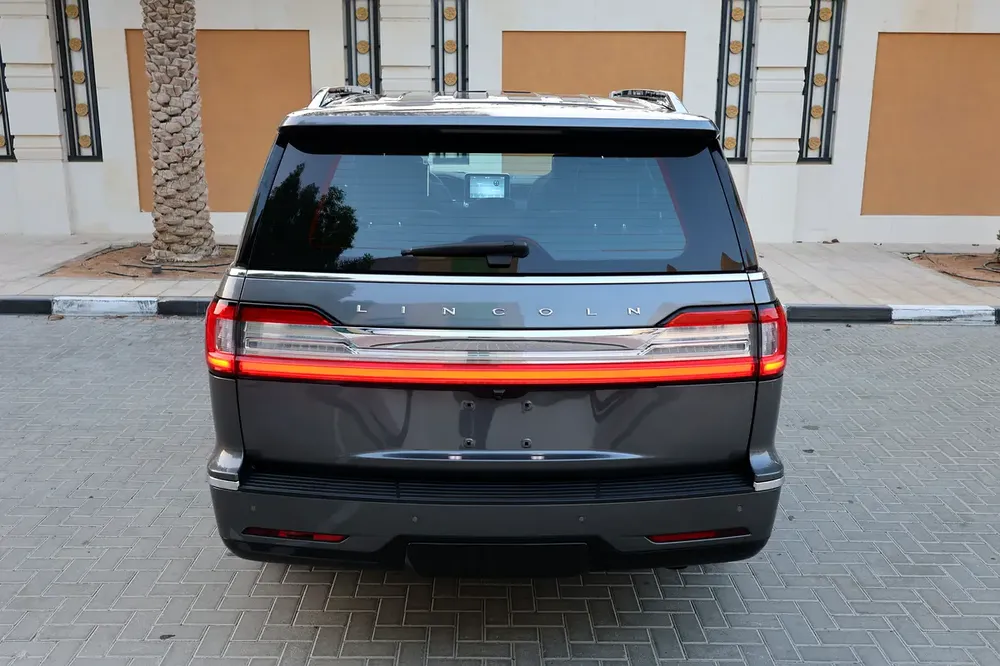 Lincoln Navigator-2021-127000KM-GCC SPECS-EXCELLENT CONDITION - Image 5