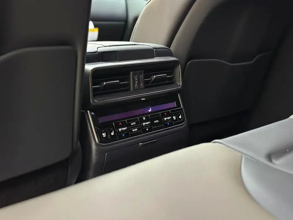 2025 Lexus LX 700h Overtrail - Canadian Specs - Brand New - Image 14