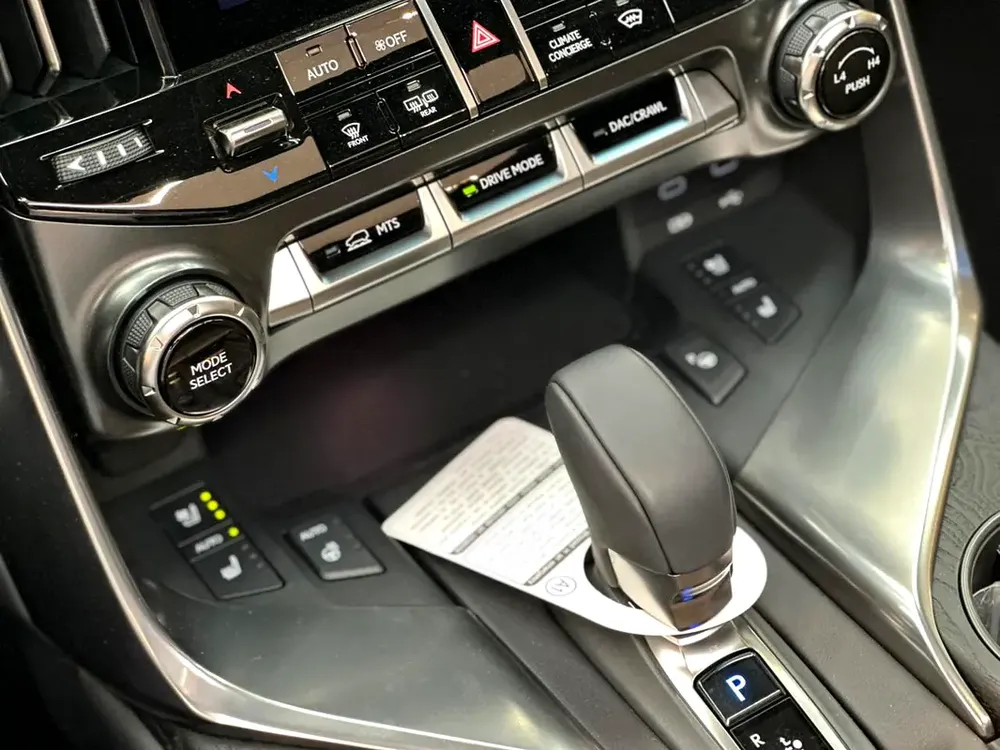 2025 Lexus LX 700h Overtrail - Canadian Specs - Brand New - Image 20