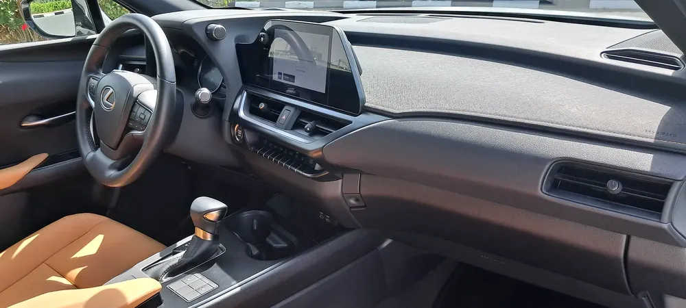 LEXUS UX200 2.0L 10 GEAR SPEED 2023 GCC FULL SERVICE +WARRANTY LEXUS AL FUTTAIM +ORGINAL PAINT 100% - Image 13