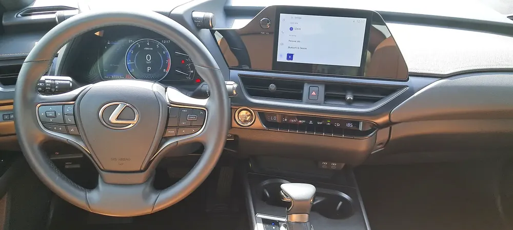 LEXUS UX200 2.0L 10 GEAR SPEED 2023 GCC FULL SERVICE +WARRANTY LEXUS AL FUTTAIM +ORGINAL PAINT 100% - Image 16