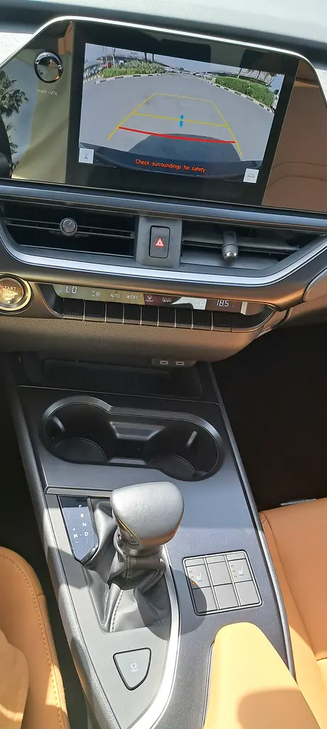 LEXUS UX200 2.0L 10 GEAR SPEED 2023 GCC FULL SERVICE +WARRANTY LEXUS AL FUTTAIM +ORGINAL PAINT 100% - Image 19
