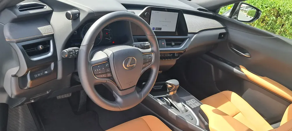 LEXUS UX200 2.0L 10 GEAR SPEED 2023 GCC FULL SERVICE +WARRANTY LEXUS AL FUTTAIM +ORGINAL PAINT 100% - Image 8