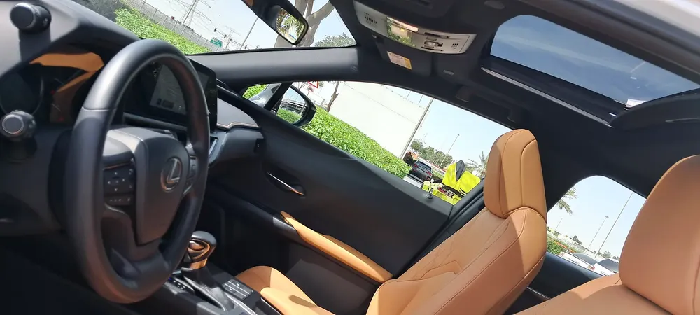 LEXUS UX200 2.0L 10 GEAR SPEED 2023 GCC FULL SERVICE +WARRANTY LEXUS AL FUTTAIM +ORGINAL PAINT 100% - Image 9