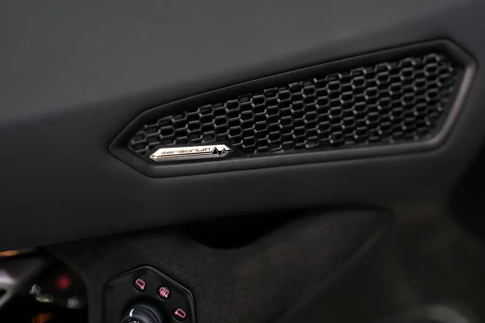 2023 Huracan Tecnica, 60th Anniversary, Lifting System, Apple CarPlay, Lamborghini Warr + Serv!! - Image 11