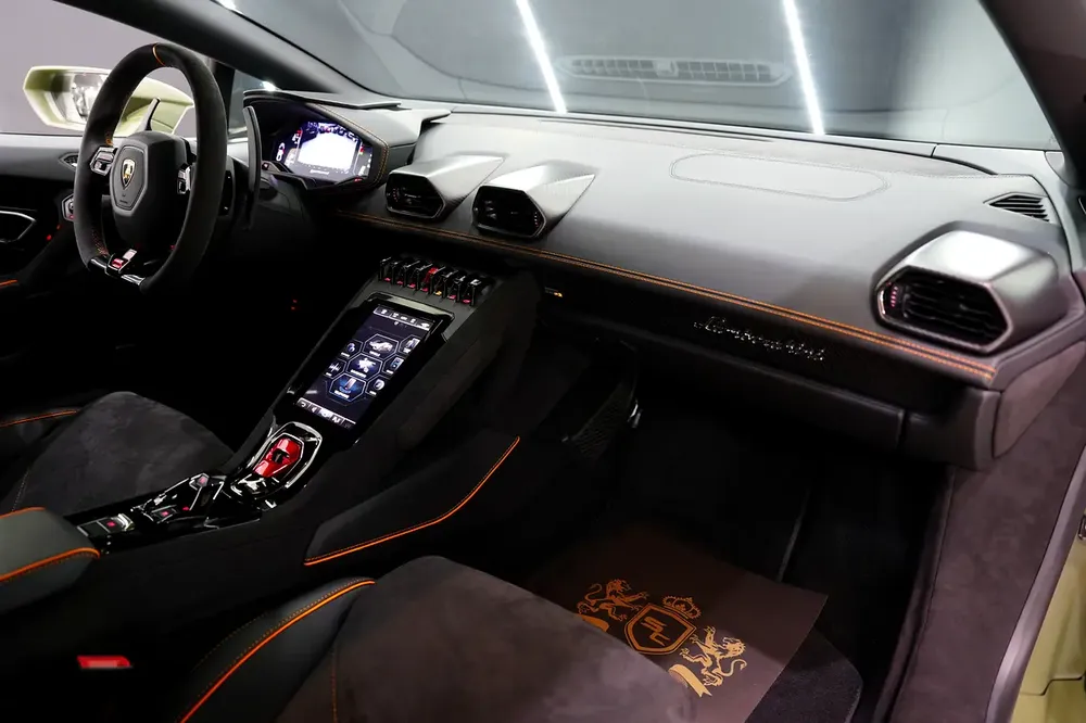 2023 Huracan Tecnica, 60th Anniversary, Lifting System, Apple CarPlay, Lamborghini Warr + Serv!! - Image 6