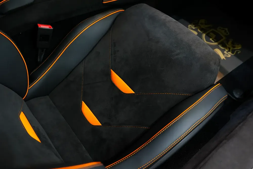 2023 Huracan Tecnica, 60th Anniversary, Lifting System, Apple CarPlay, Lamborghini Warr + Serv!! - Image 8
