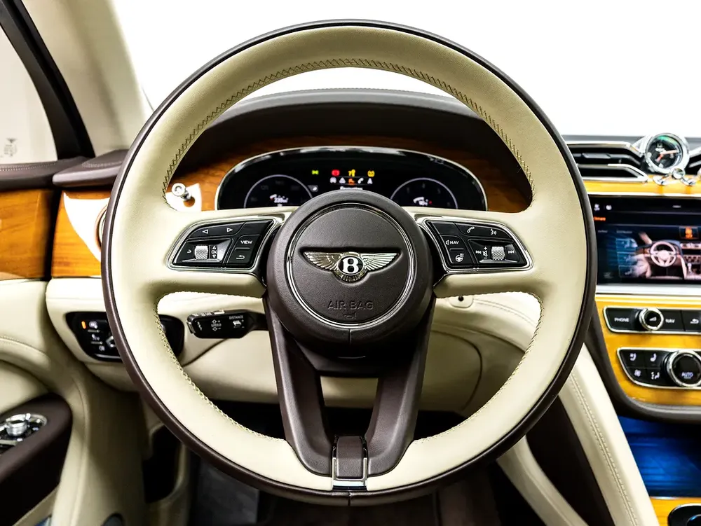 2022 Bentley Bentayga, April 2027 Bentley Warranty, GCC - Image 11