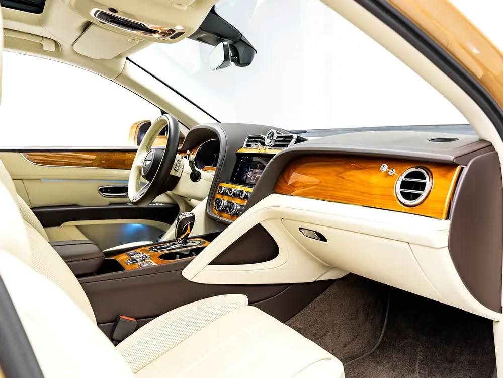 2022 Bentley Bentayga, April 2027 Bentley Warranty, GCC - Image 13