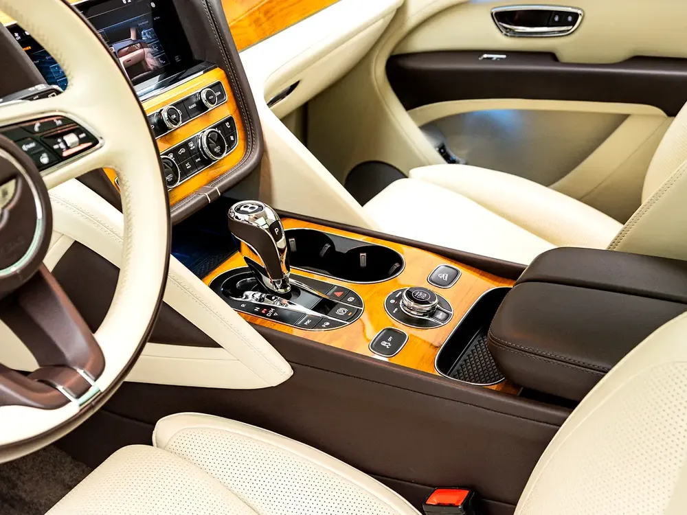 2022 Bentley Bentayga, April 2027 Bentley Warranty, GCC - Image 15