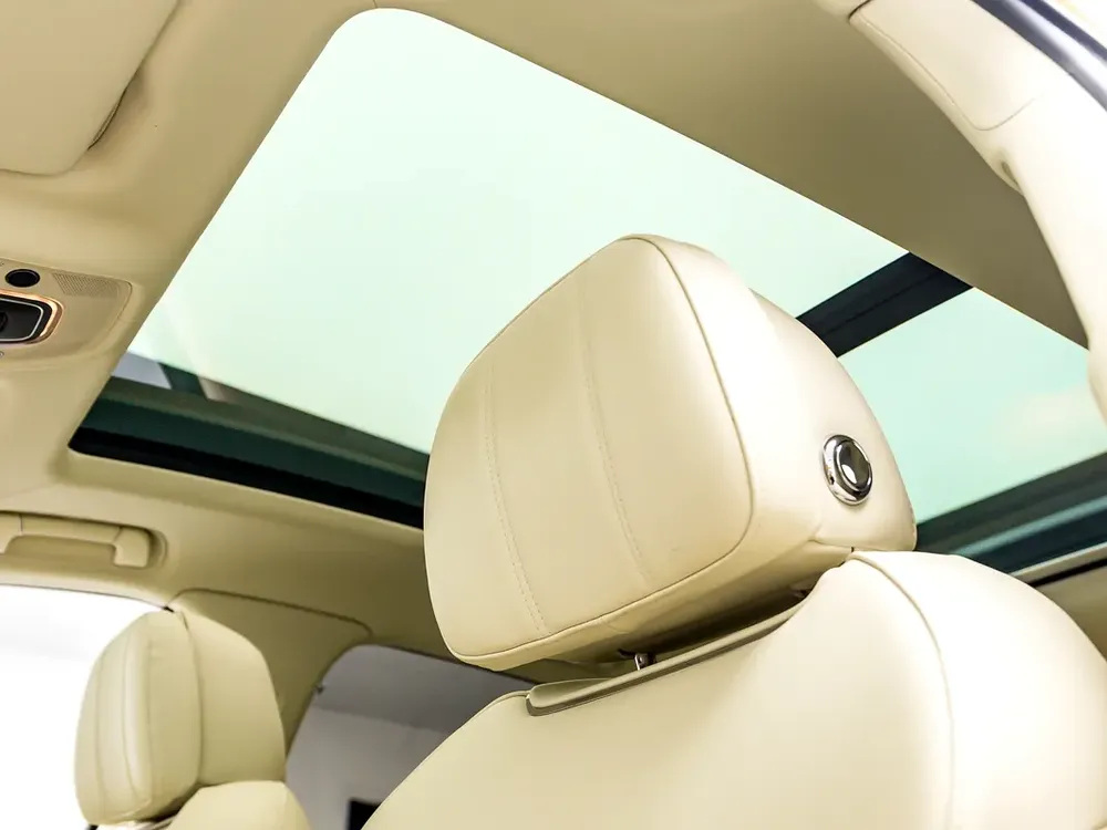 2022 Bentley Bentayga, April 2027 Bentley Warranty, GCC - Image 17