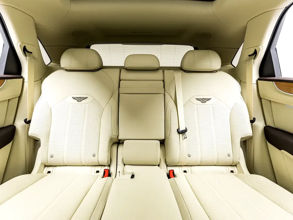 2022 Bentley Bentayga, April 2027 Bentley Warranty, GCC - Image 18