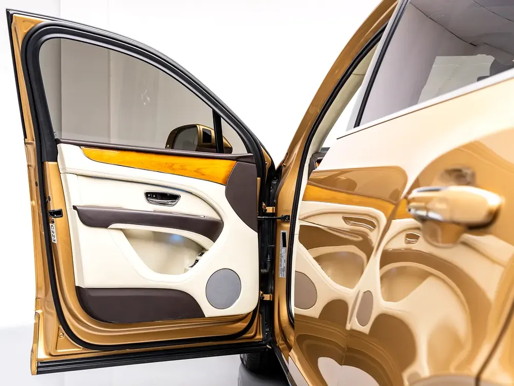 2022 Bentley Bentayga, April 2027 Bentley Warranty, GCC - Image 7