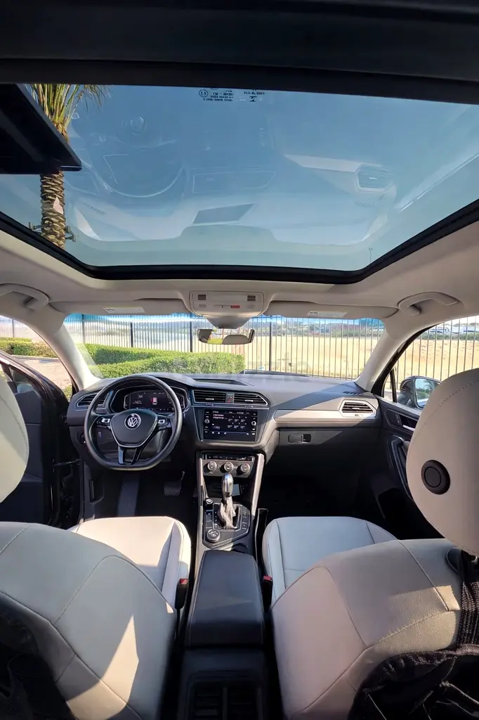 2021 Volkswagen Tiguan SEL - American Specs - Pristine Condition - Image 4