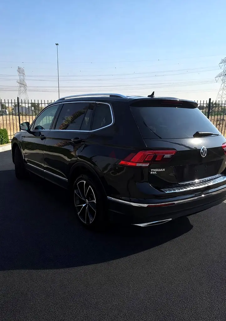 2021 Volkswagen Tiguan SEL - American Specs - Pristine Condition - Image 6