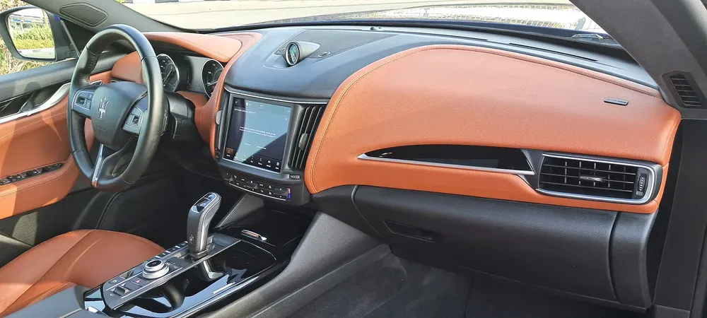 MASERATI LEVANTE 2022 GT HYBRID GCC FULL SERVICE  +WARRANTY AL TAYER MOTORS - ORGINAL PAINT 100% - Image 13