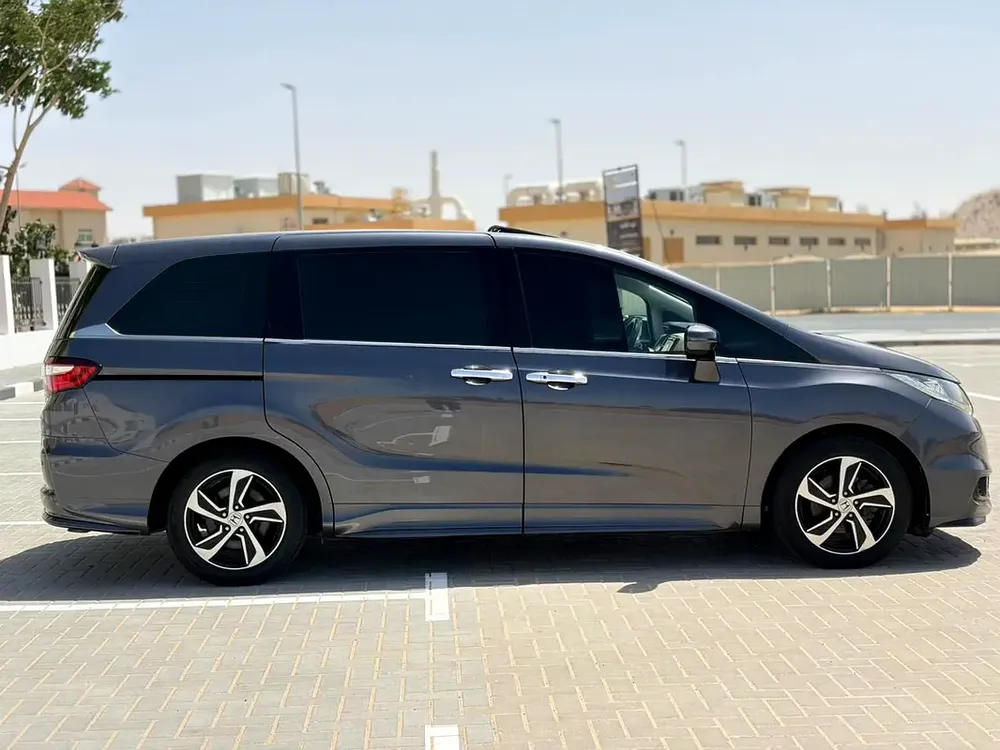 Honda Odyssey EX 2017 - GCC Specs - Excellent Condition - Image 4