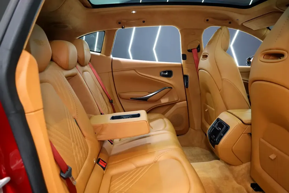 2021 Aston Martin DBX 550, Panoramic Roof, Very Low KM, GCC Specs!! - Image 11